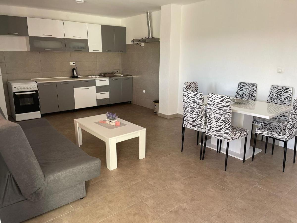 Apartmani Zuti ネウム エクステリア 写真