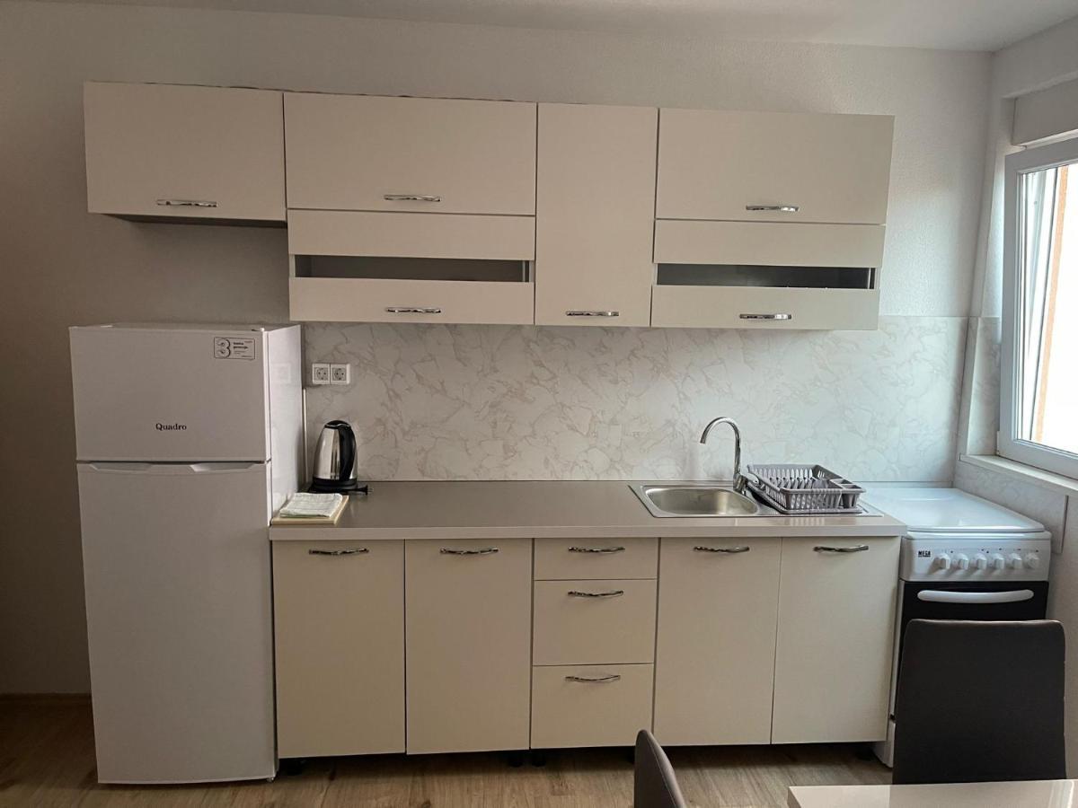 Apartmani Zuti ネウム エクステリア 写真