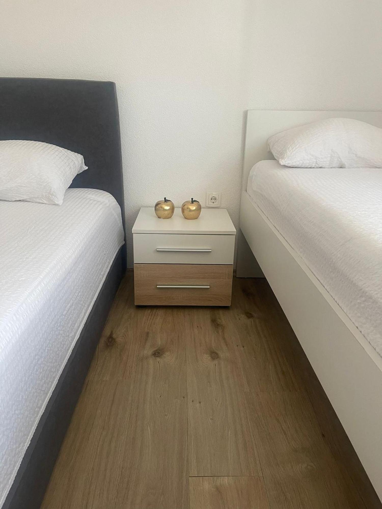 Apartmani Zuti ネウム エクステリア 写真