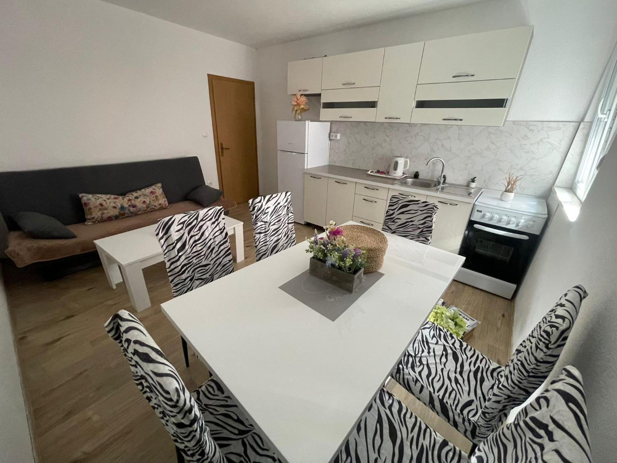 Apartmani Zuti ネウム エクステリア 写真