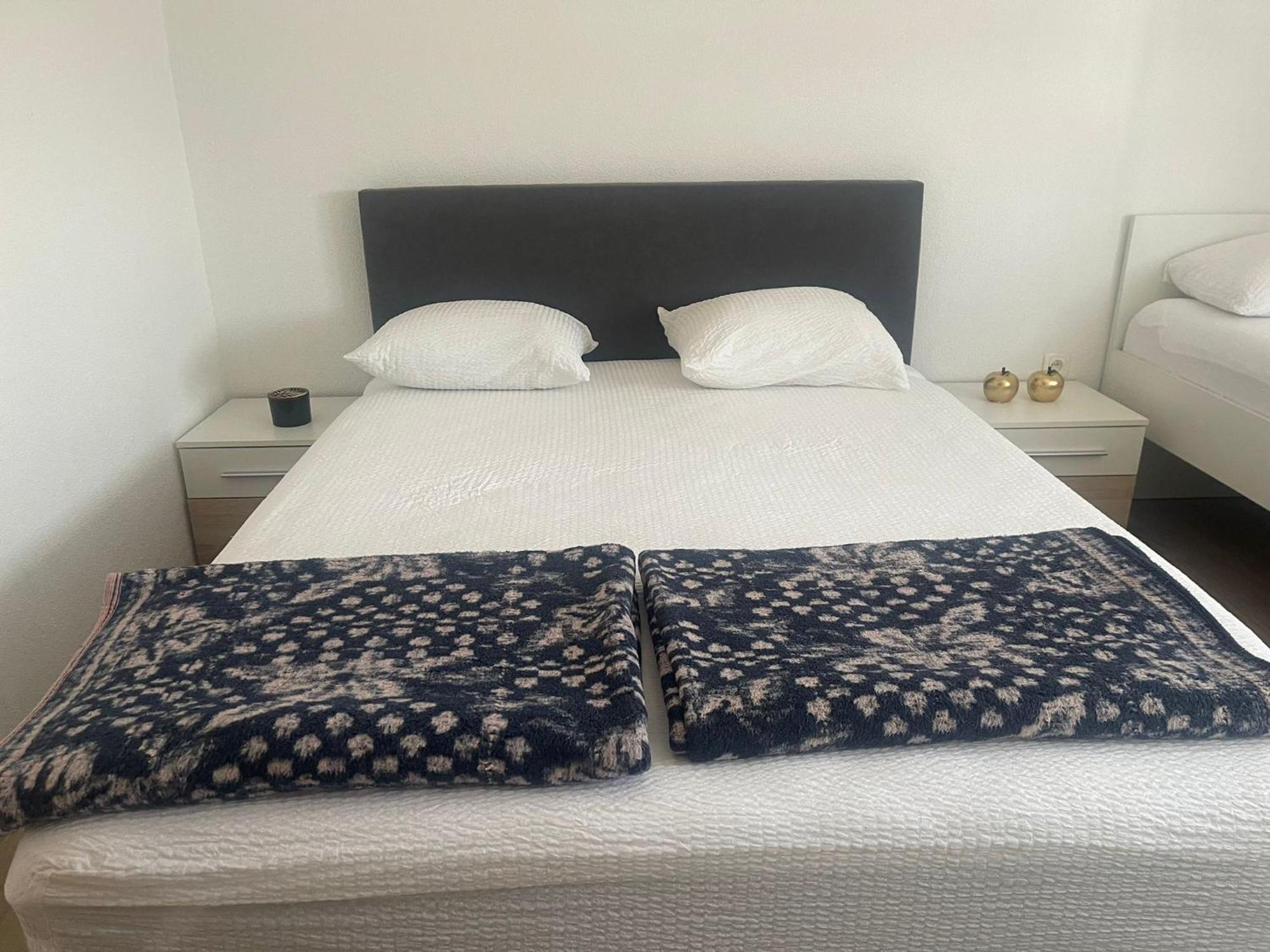 Apartmani Zuti ネウム エクステリア 写真