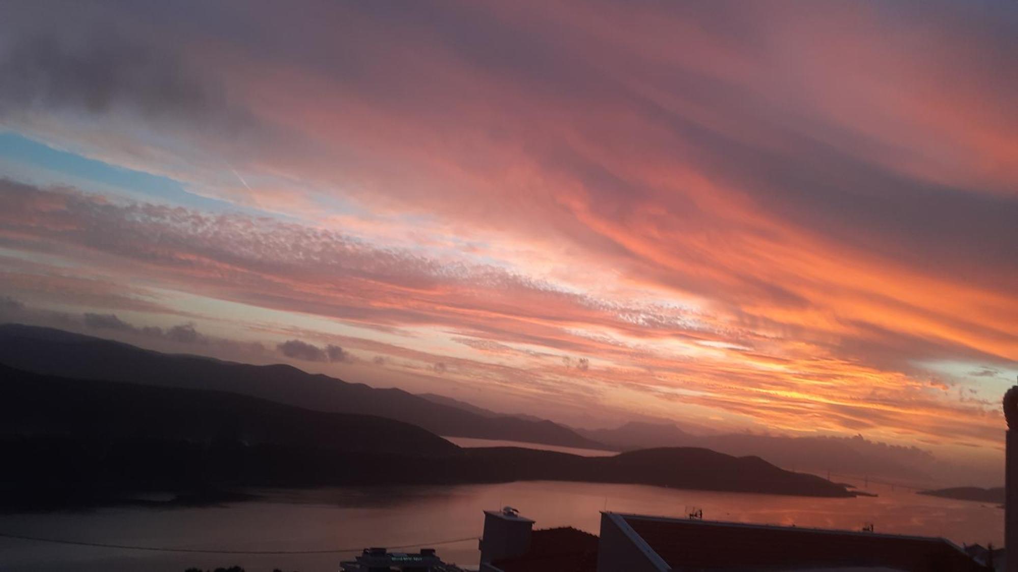 Apartmani Zuti ネウム エクステリア 写真